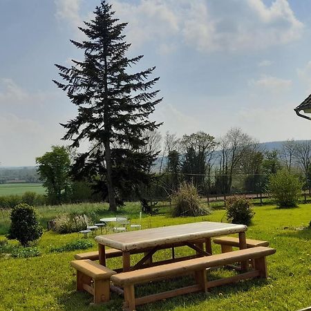 Gîte Cottage chaleureux en pleine campagne vue sur les Monts et Forêts et le château de Carrouges Extérieur photo